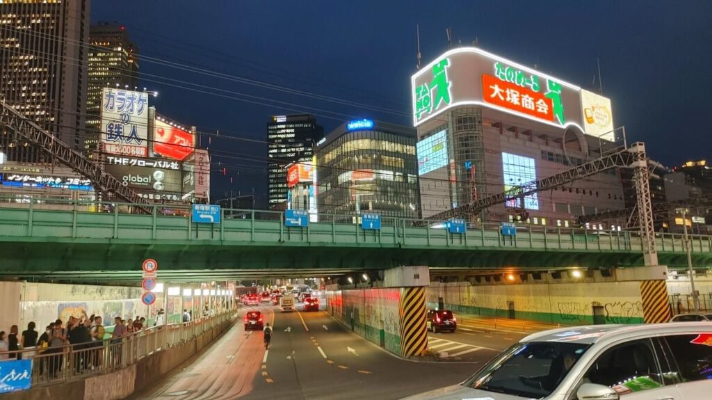 Shinjuku underpass scene from the opening Netflix series “Midnight Diner”